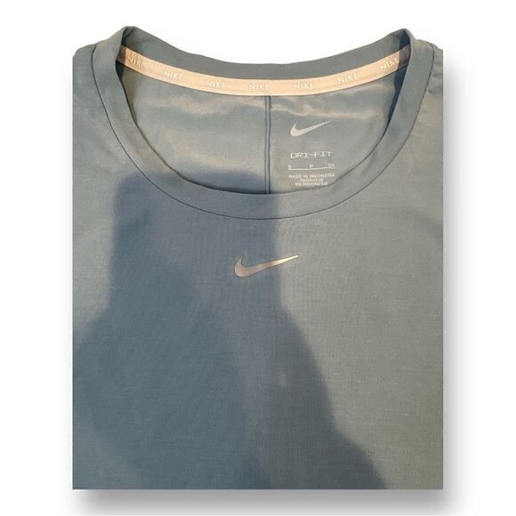 Nike Dri Fit Blue Top Size Small - Picture 2 of 4